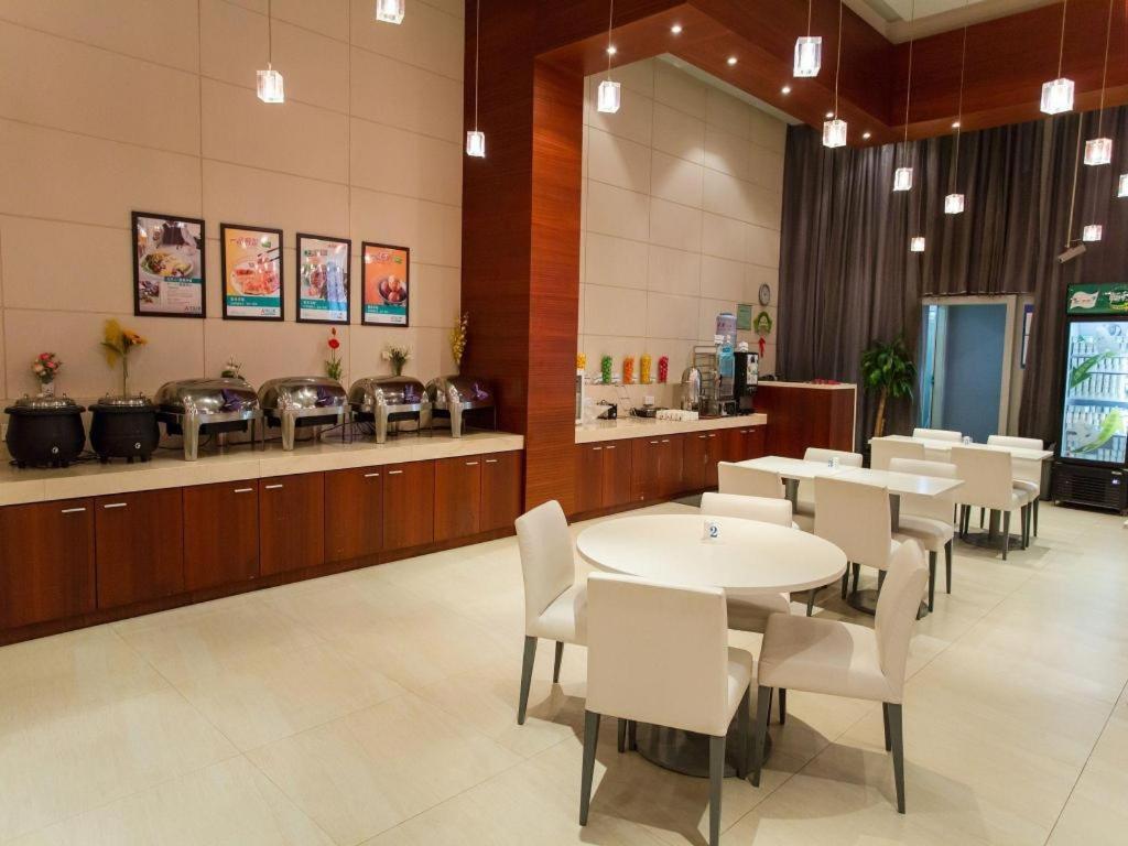 Jinjiang Inn Shanghai Lujiazui Екстер'єр фото